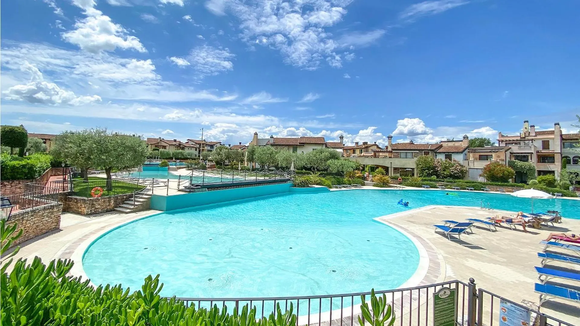 Trilo Superior Apartment Peschiera del Garda 0*,  Italy