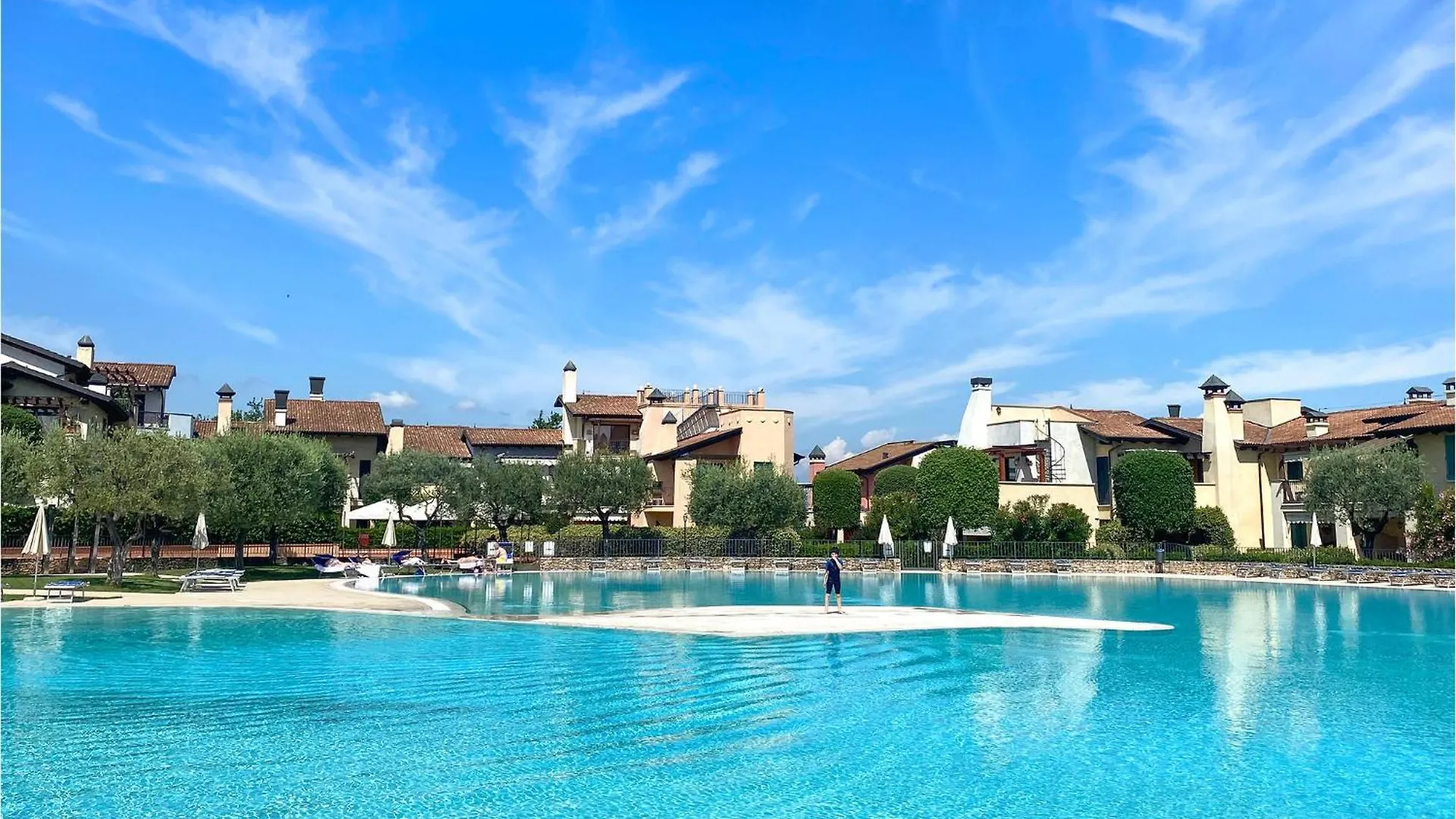 Trilo Superior Apartment Peschiera del Garda Italy